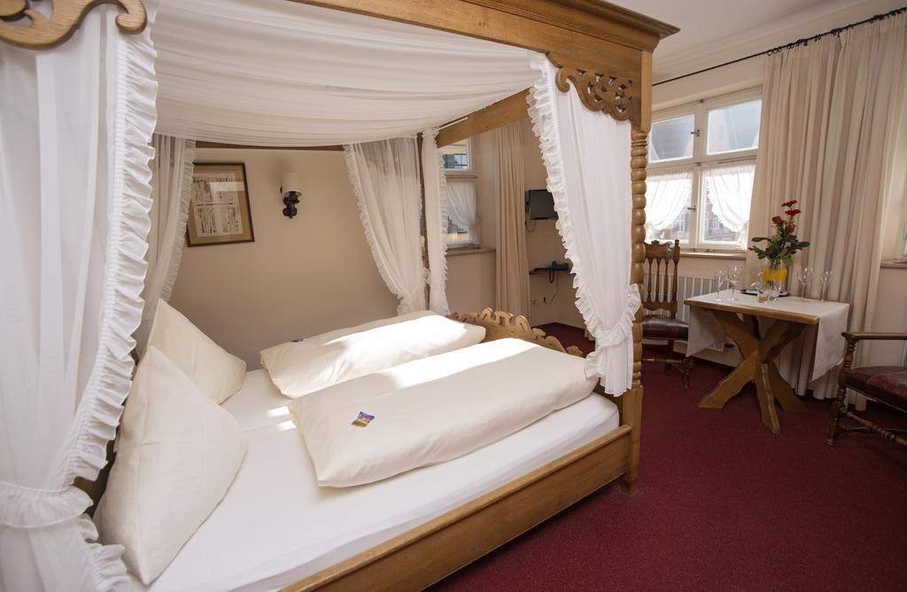 Hotel Eisenkrug Dinkelsbuehl Ngoại thất bức ảnh